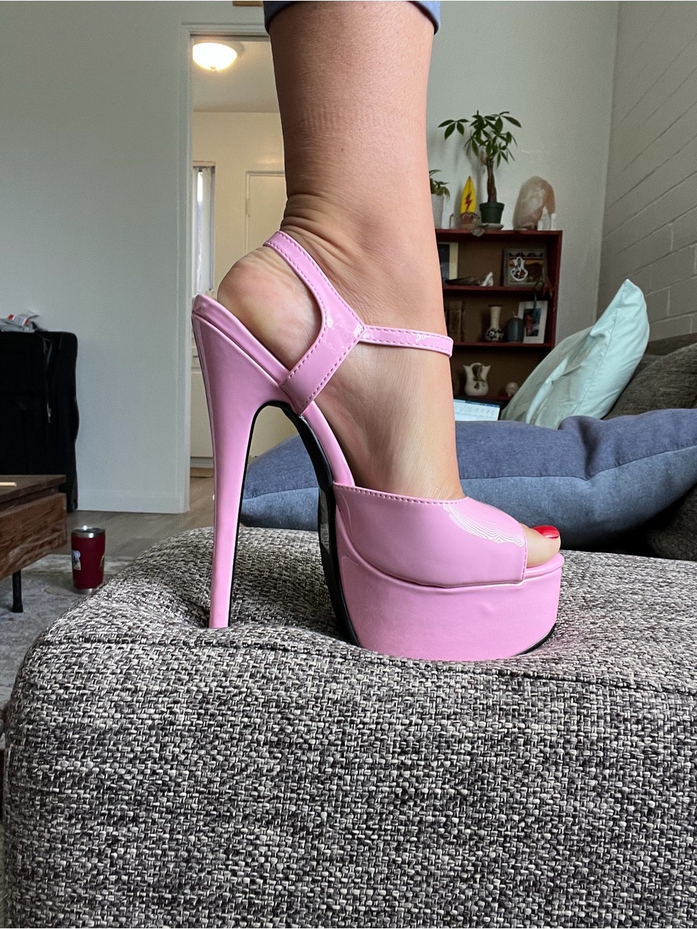 Ellie NWOT Pink Patent Platform Stilettos
